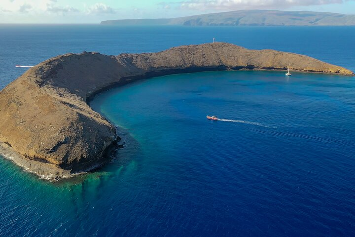 Molokini Crater Snorkel Adventure 2 Hours - From Kihei - Photo 1 of 20